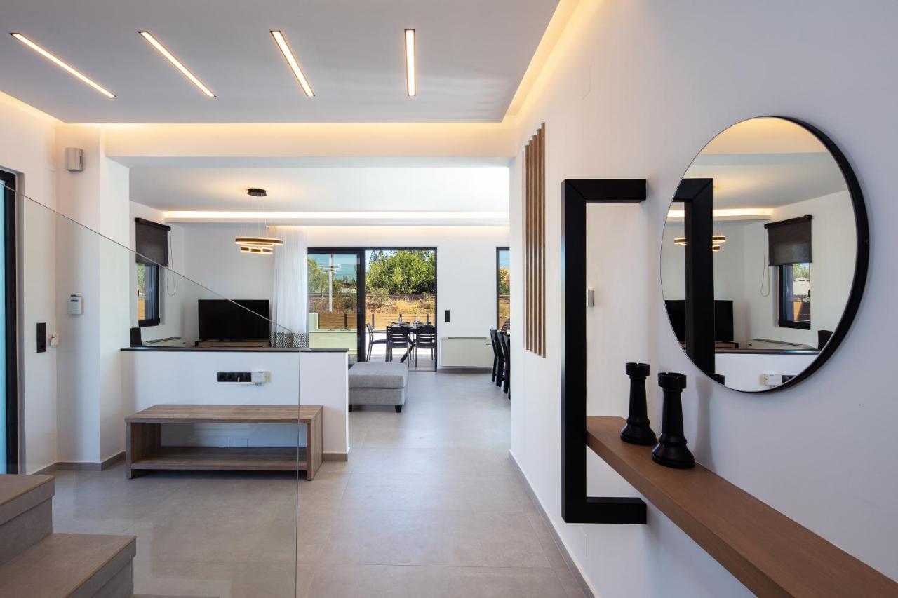 Sunnyside Villas, Ideal For Vibrant Stays,By Thinkvilla Pigianos Kampos  Exteriér fotografie